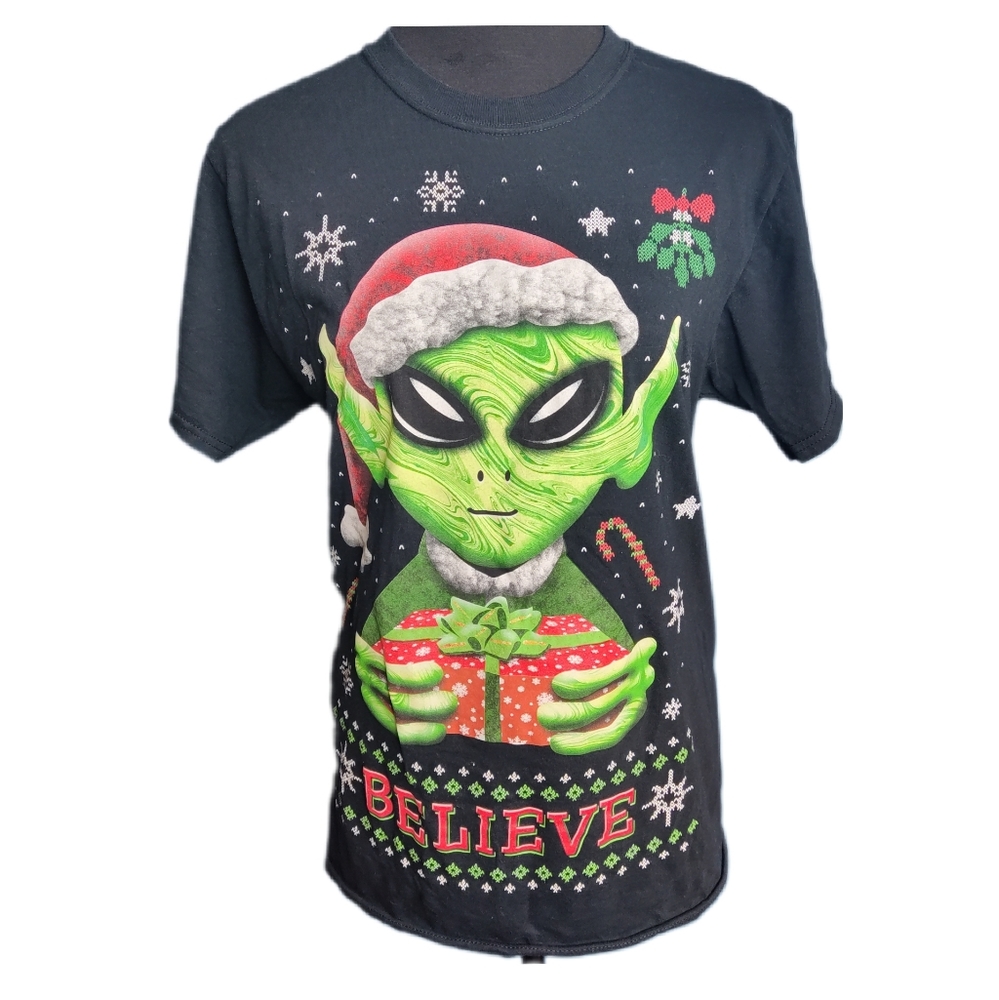 Fruit of the Loom Alien Christmas Graphic T Shirt Womens Small Believe